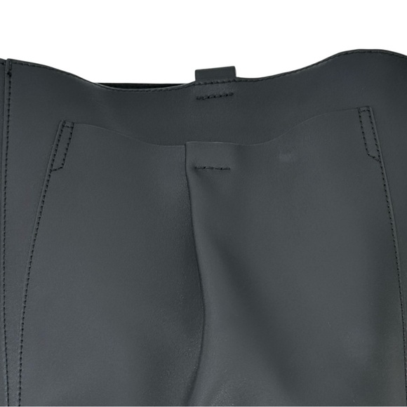 Everlane The Studio Bag - Black Leather Shoulder Bag - Picture 7 of 9